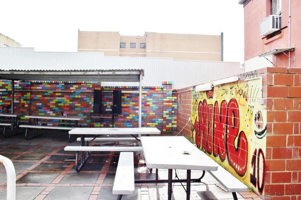 The Hive Hostel - Traveler Friendly, Passport Only Perth Extérieur photo